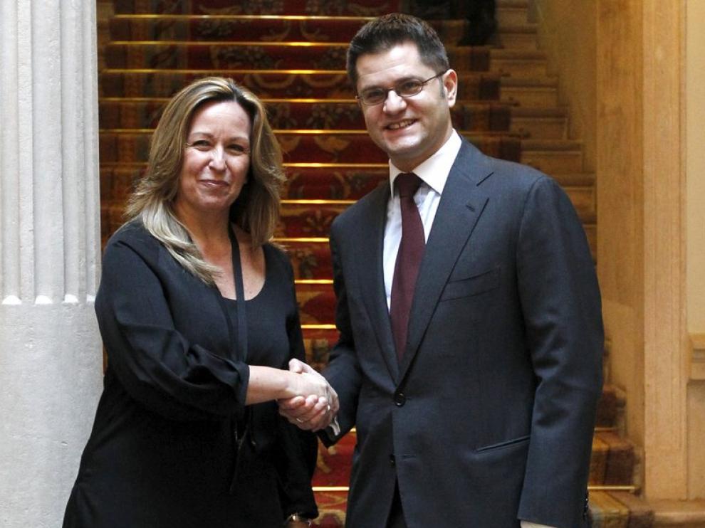 Trinidad Jiménez junto a Vuk Jeremic.