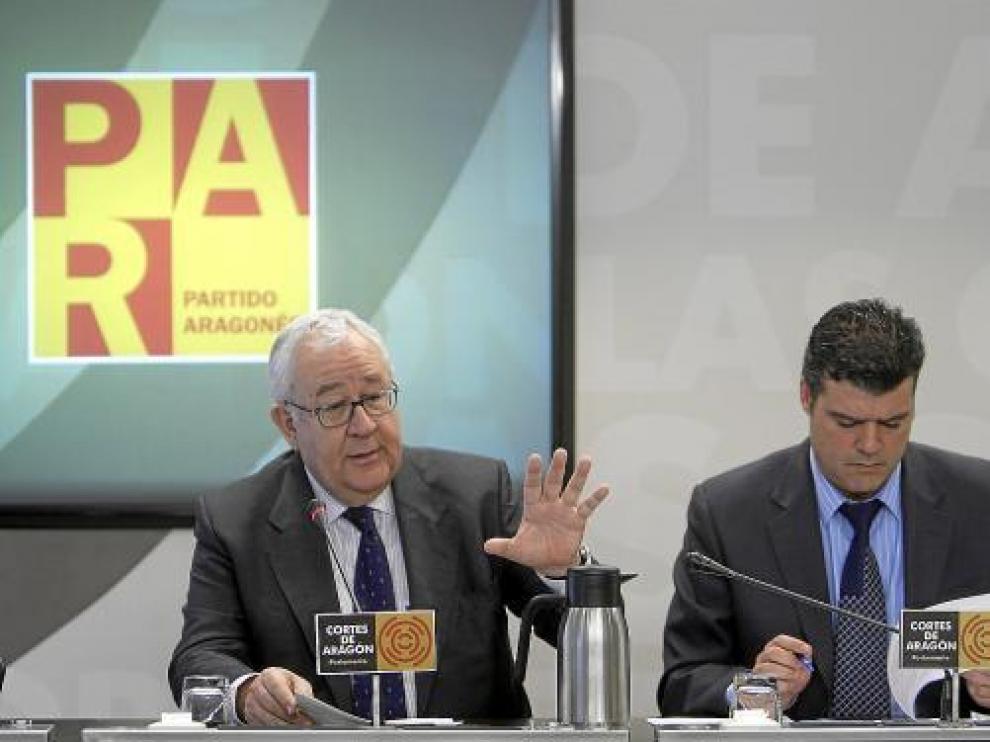 El presidente del PAR, José Ángel Biel, y el portavoz parlamentario, Javier Allué.