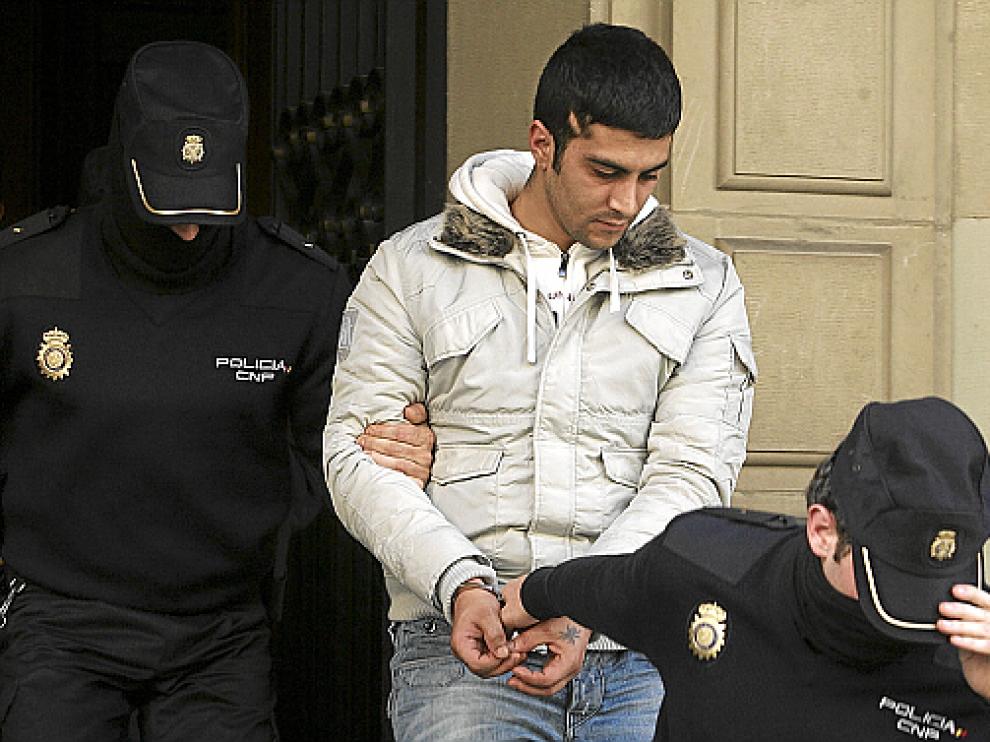 Momentos de tensión a la salida del juicio.