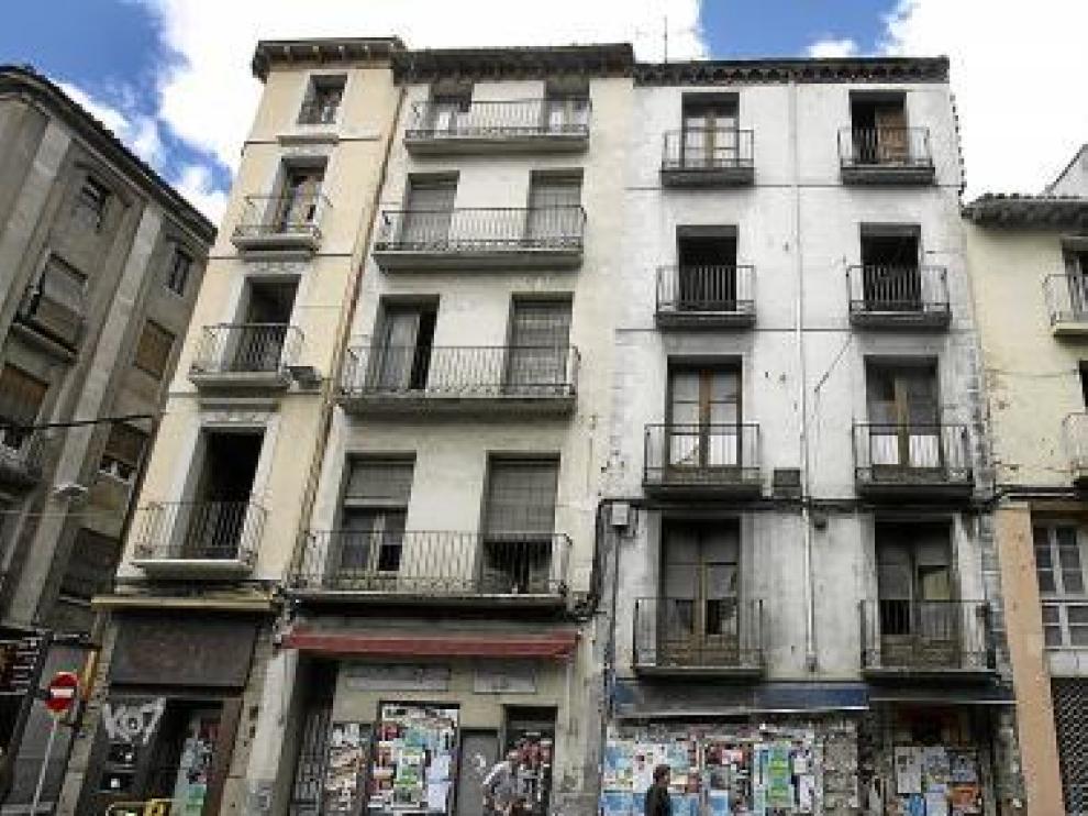 Edificios vacíos en el Coso Bajo, en el centro de la ciudad.