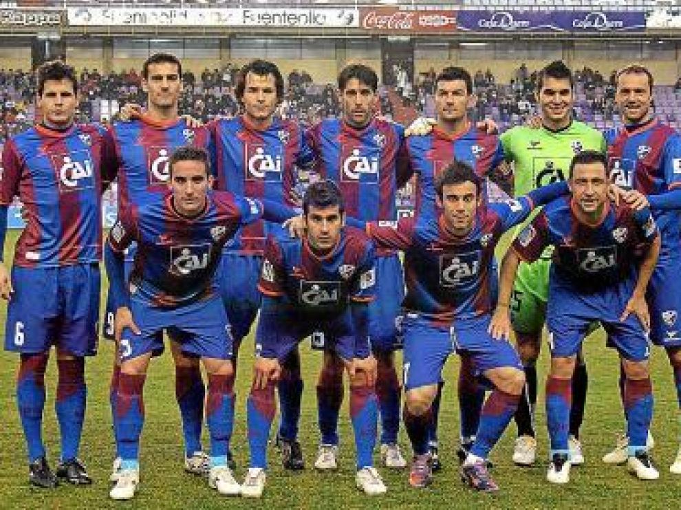 Alineación del Huesca en Zorrilla.