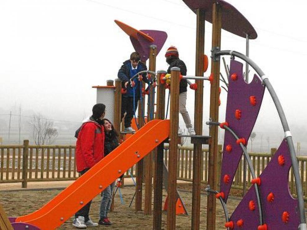 El parque cuenta con varias zonas de multijuego para disfrute de los más pequeños.