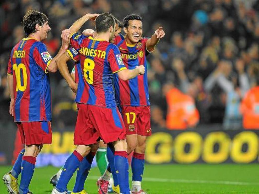 Pedro celebra un gol con el resto de sus compañeros.