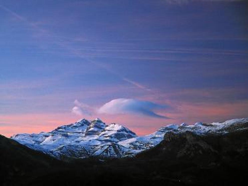 Atardecer en el macizo de Monte Perdido.