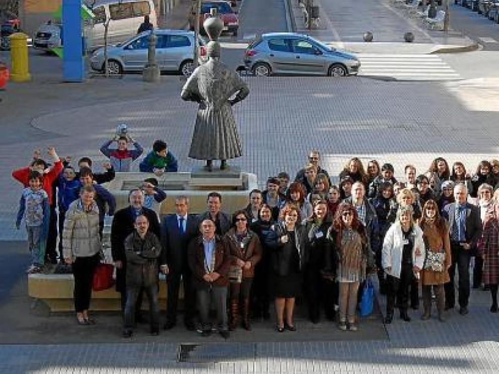 El grupo de profesores y alumnos europeos posó con motivo de la recepción en el Ayuntamiento.