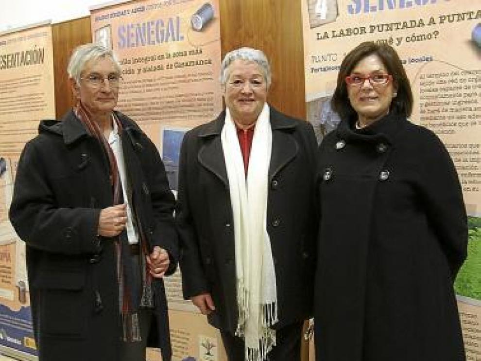 Ricardo Álvarez, Araceli Cavero y Pilar Bolea, en la muestra.