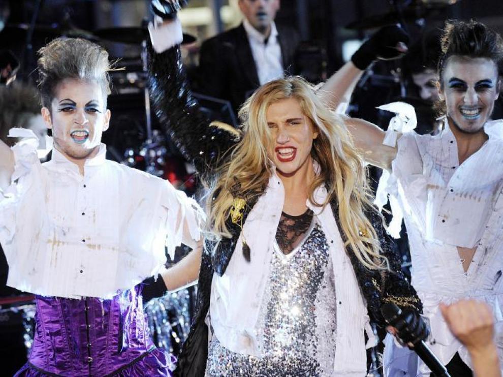 La cantante Ke$ha fue la artista que más vendió en internet en 2010, con su canción 'Tik Tok'.