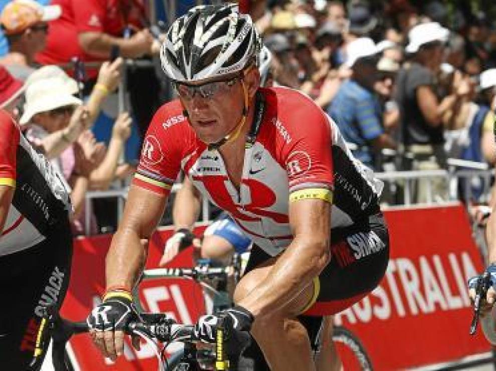 Lance Armstrong, en plena disputa del Tour Down Under.