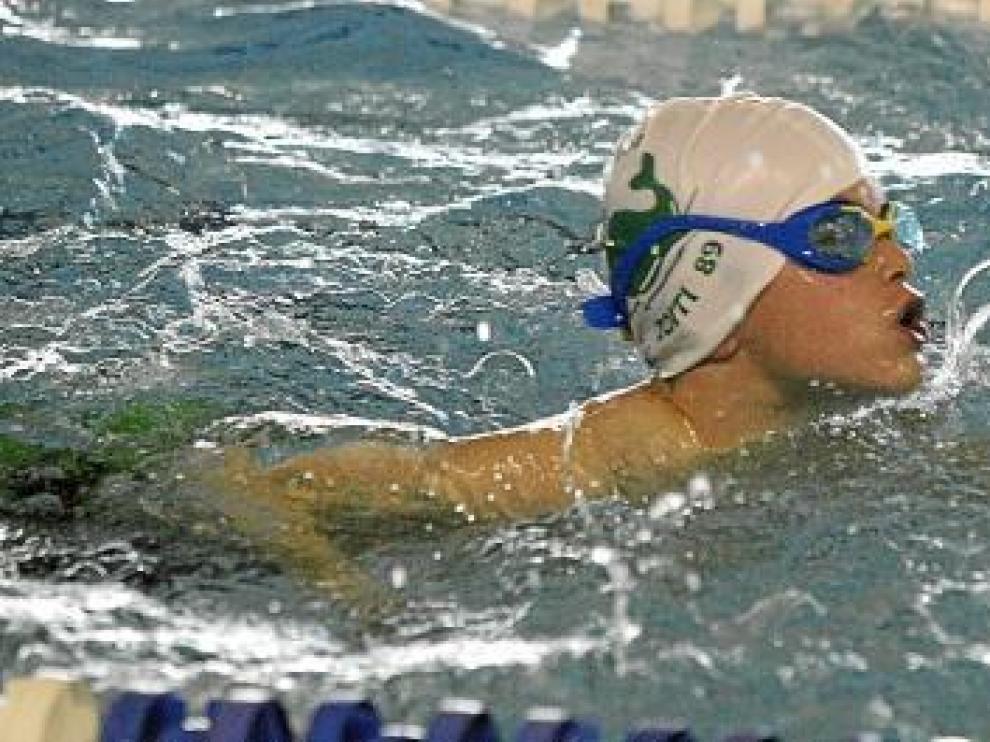 Competición de natación por San Vicente en Huesca.