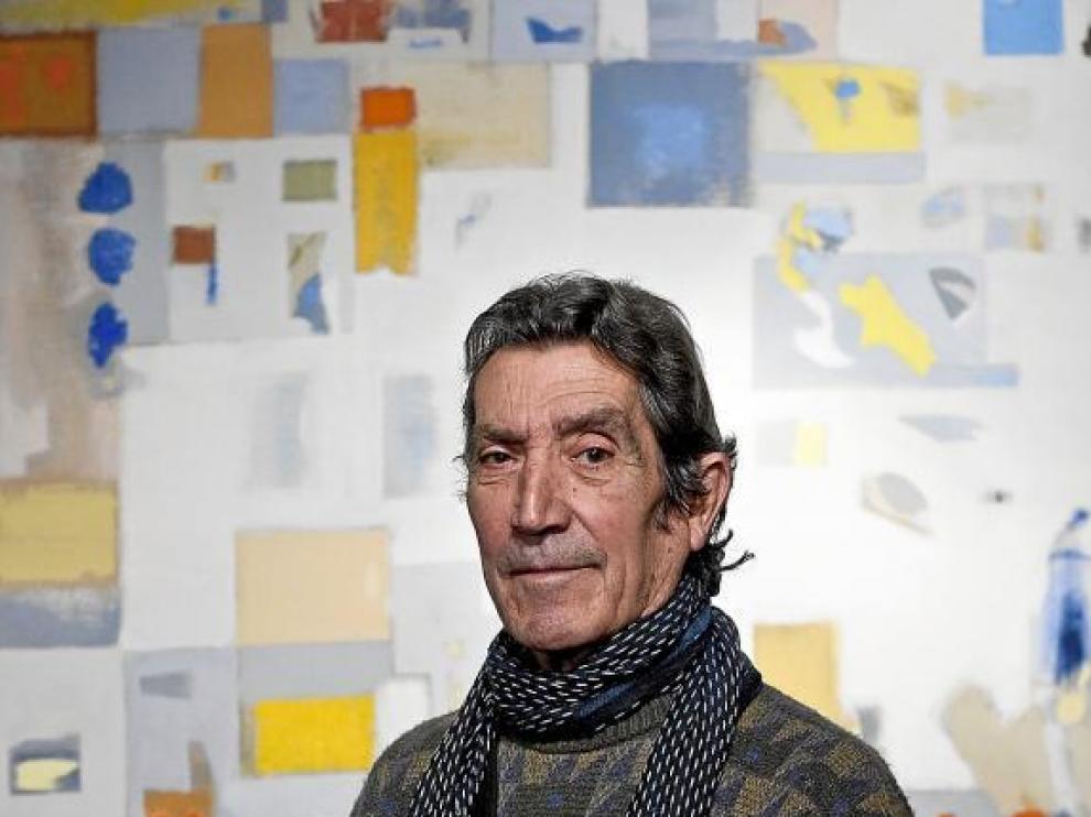 José Luis Balagueró, ante una de las obras que expone en el Museo Ibercaja Camón Aznar.