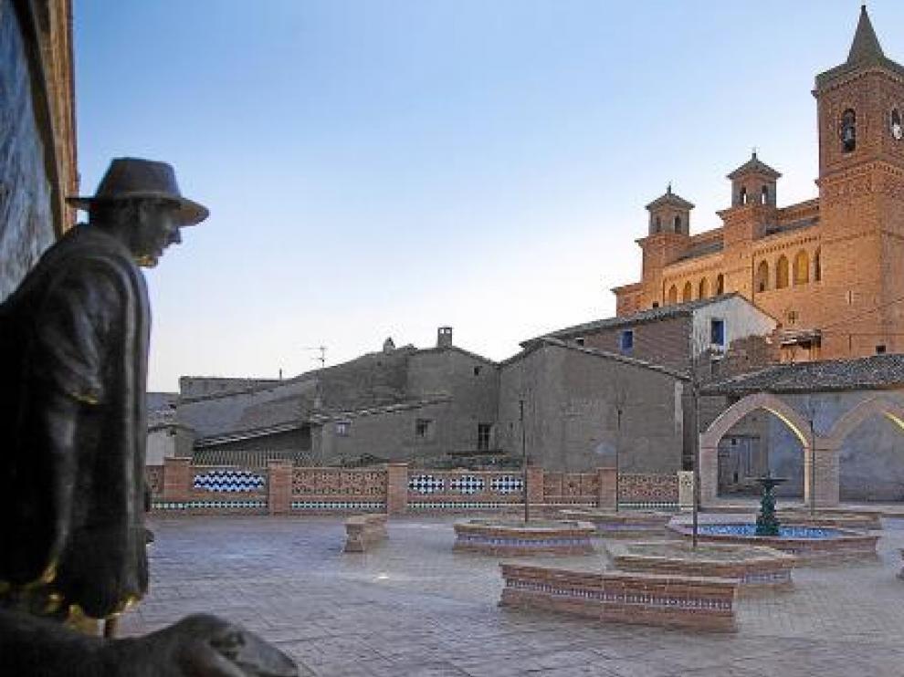 La plaza de Torralba de Ribota, ayer por la tarde, horas después de la inauguración.