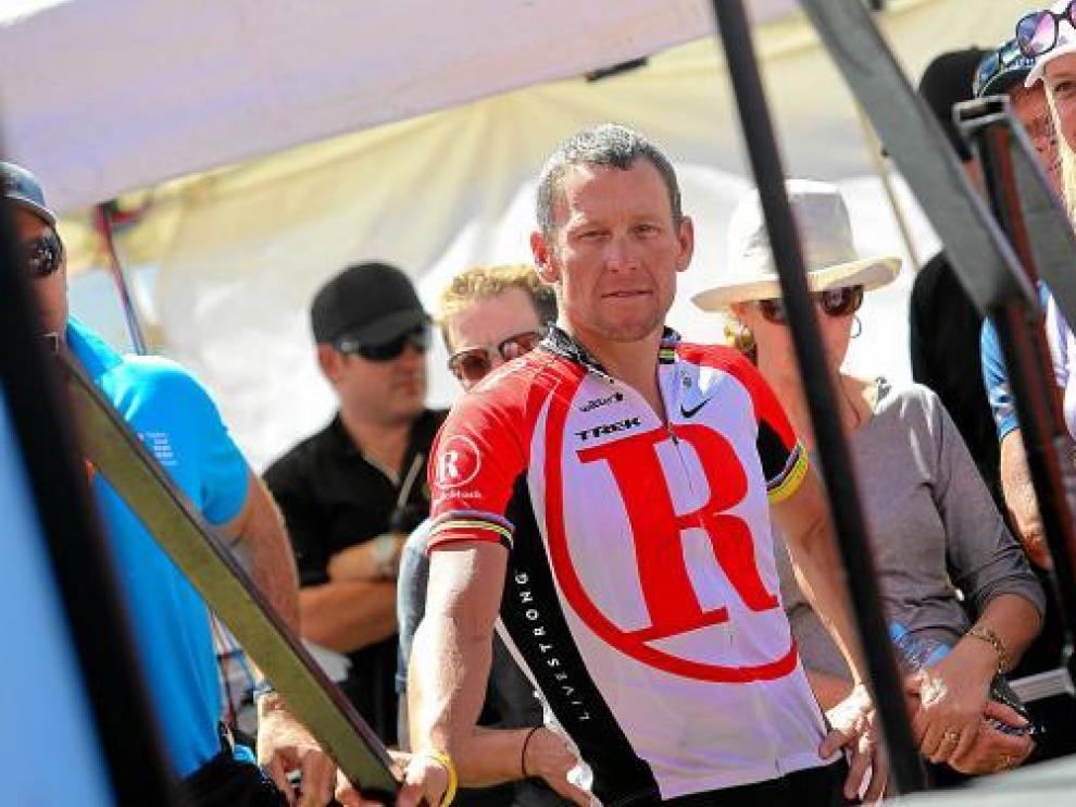 Armstrong, antes del comienzo de la última etapa del Tour Down Under y última etapa de su carrera, ayer.