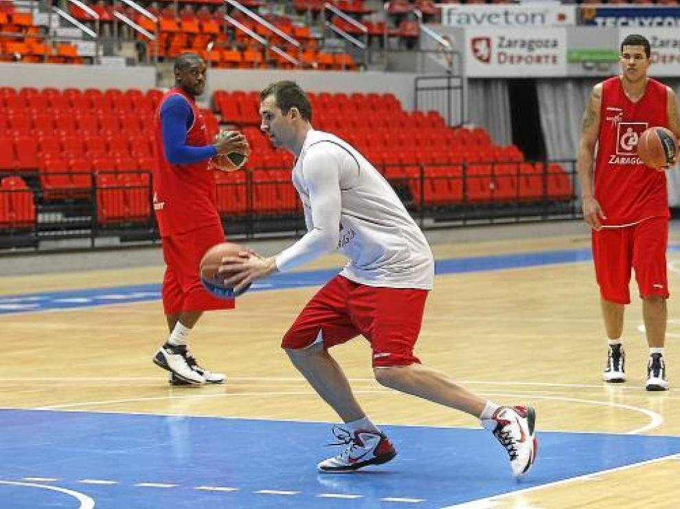 Chubb, Phillip y Hettsheimer, durante en entrenamiento de ayer en el Príncipe Felipe.