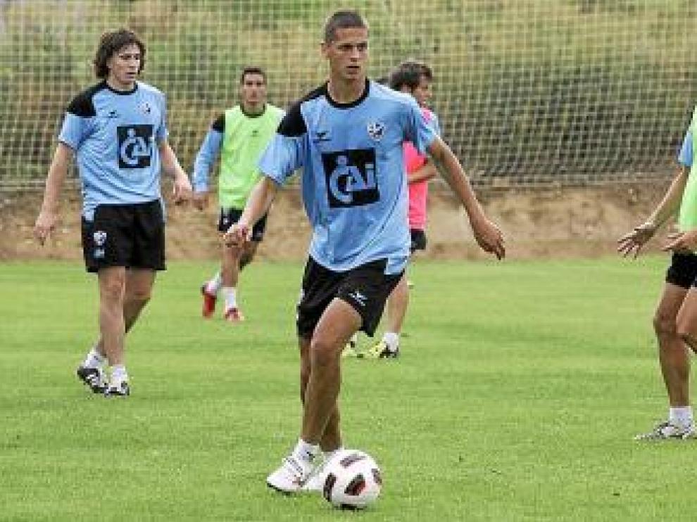 El serbio Lukik, durante un entrenamiento con el Huesca.