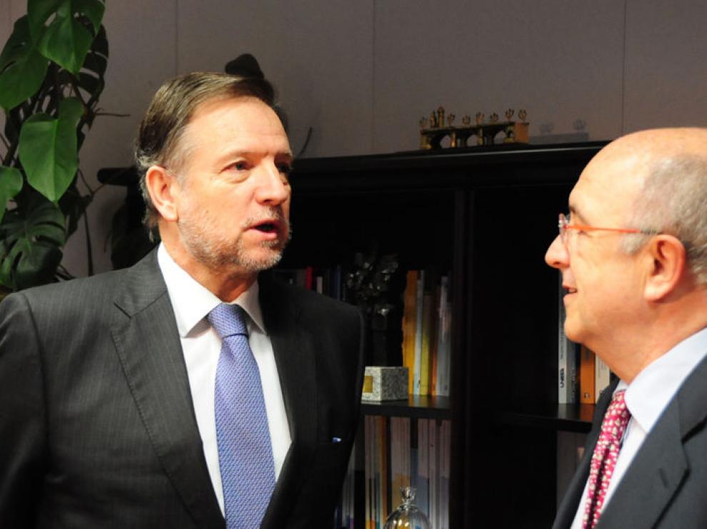 Marcelino Iglesias y Joaquín Almunia, en Bruselas