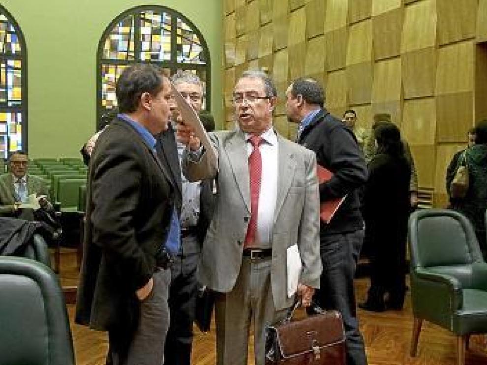 Jerónimo Blasco y Fernando Gimeno, a la entrada de la comisión.