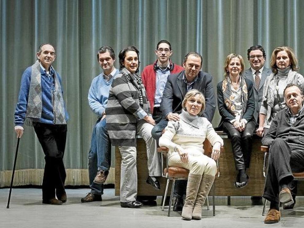 Parte de la compañía, junto a miembros de Mindual, en uno de sus últimos ensayos antes del estreno del domingo.