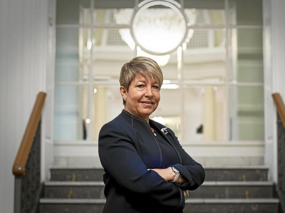 María Pilar Albiac (Zaragoza, 1953) viajó desde la sede de Airbus en Toulousse (Francia) al Gran Hotel de Zaragoza para la entrevista.