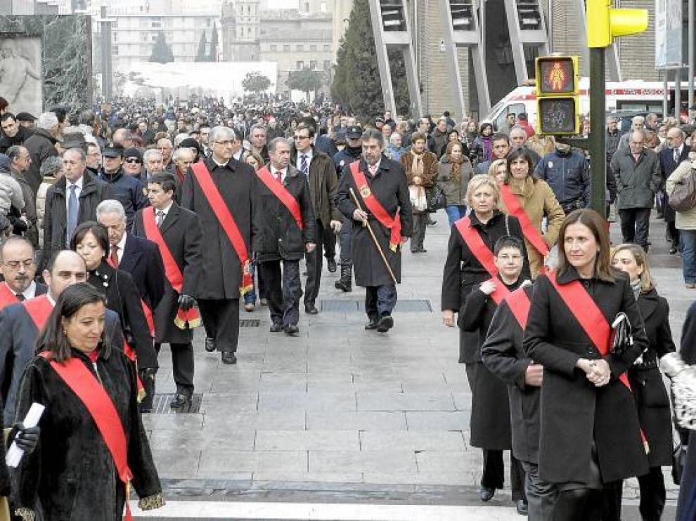 La corporación municipal de Zaragoza se dirige a la Seo
