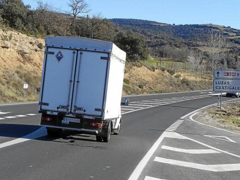 El cruce de la N-230 con el acceso a Luzás acumuló en 2010 varios accidentes por colisiones.