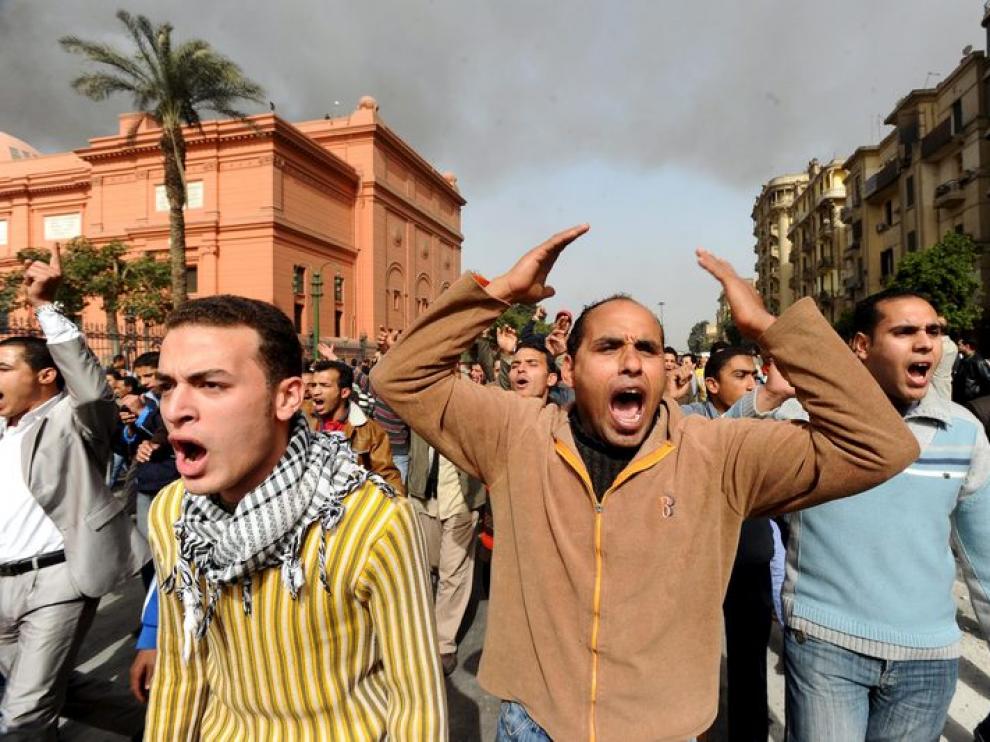 Gritos de los miles de egipcios en El Cairo