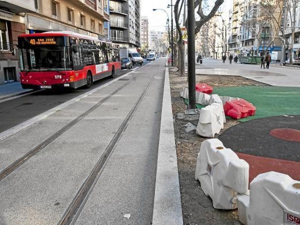 Un vallado perimetral separará las zonas de juego del trazado del tranvía.