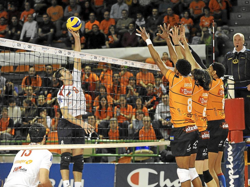 Partido disputado en Los Planos por el CAI contra el Kragujevac servio en la Champions