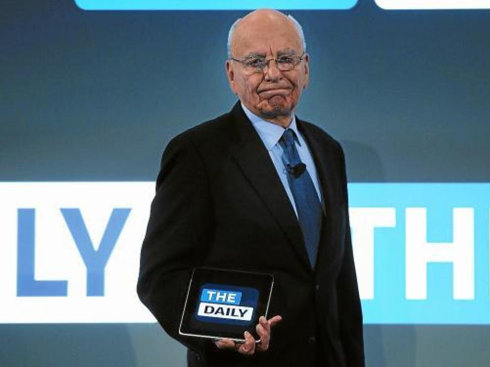El magnate de los medios de comunicación Rupert Murdoch, con 'The Daily' para iPad.