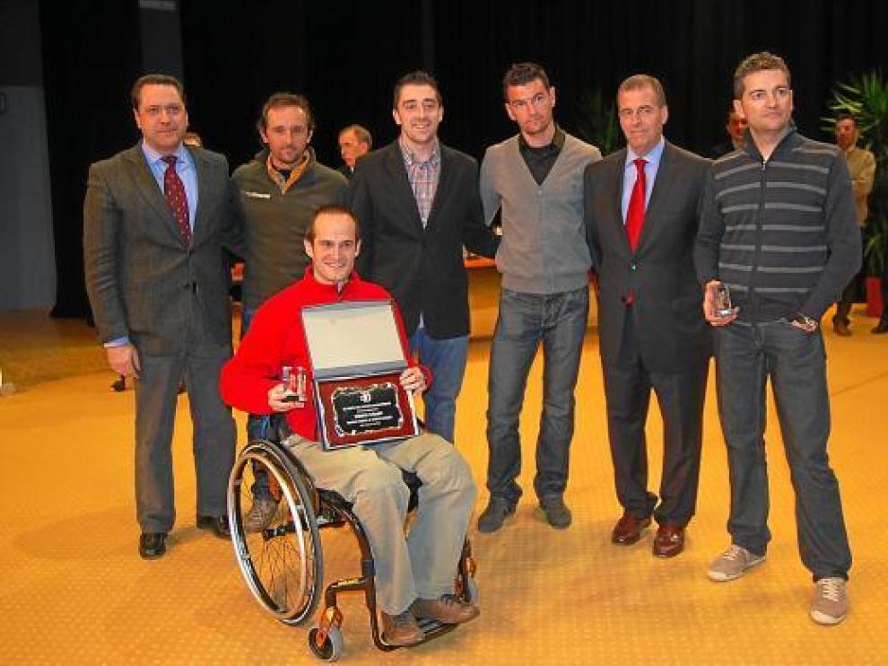El equipo ciclista Coanfi, con un Diego Ballesteros que recibió los mayores aplausos.