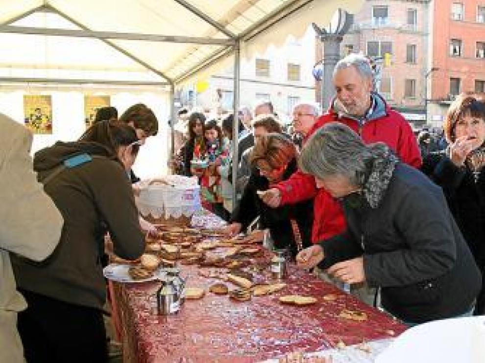 La carpa del comercio en la feria de la Candelera de Barbastro.