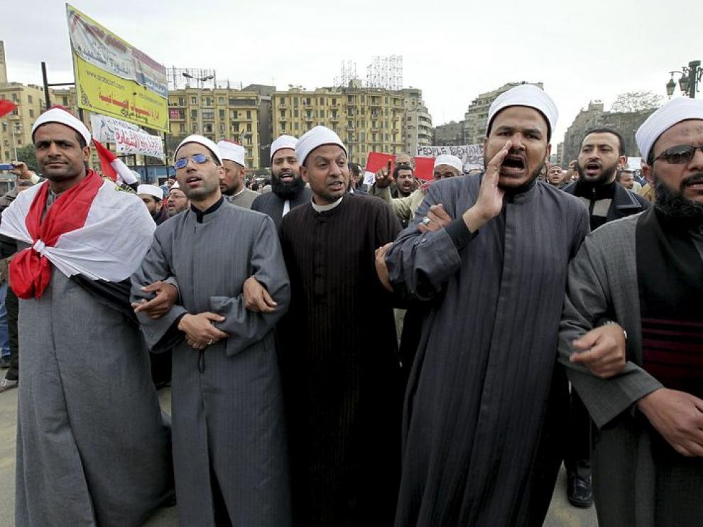 Manifestantes contrarios a Mubarak