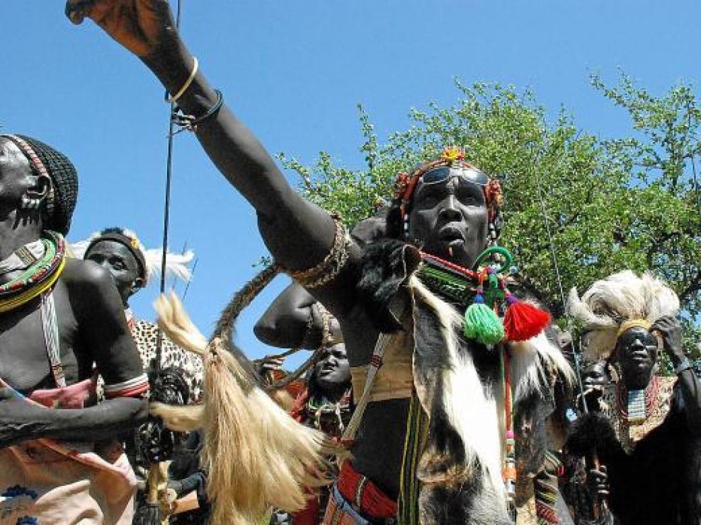 Sudaneses del sur, de la etnia Toposa, celebrando ayer la independencia.