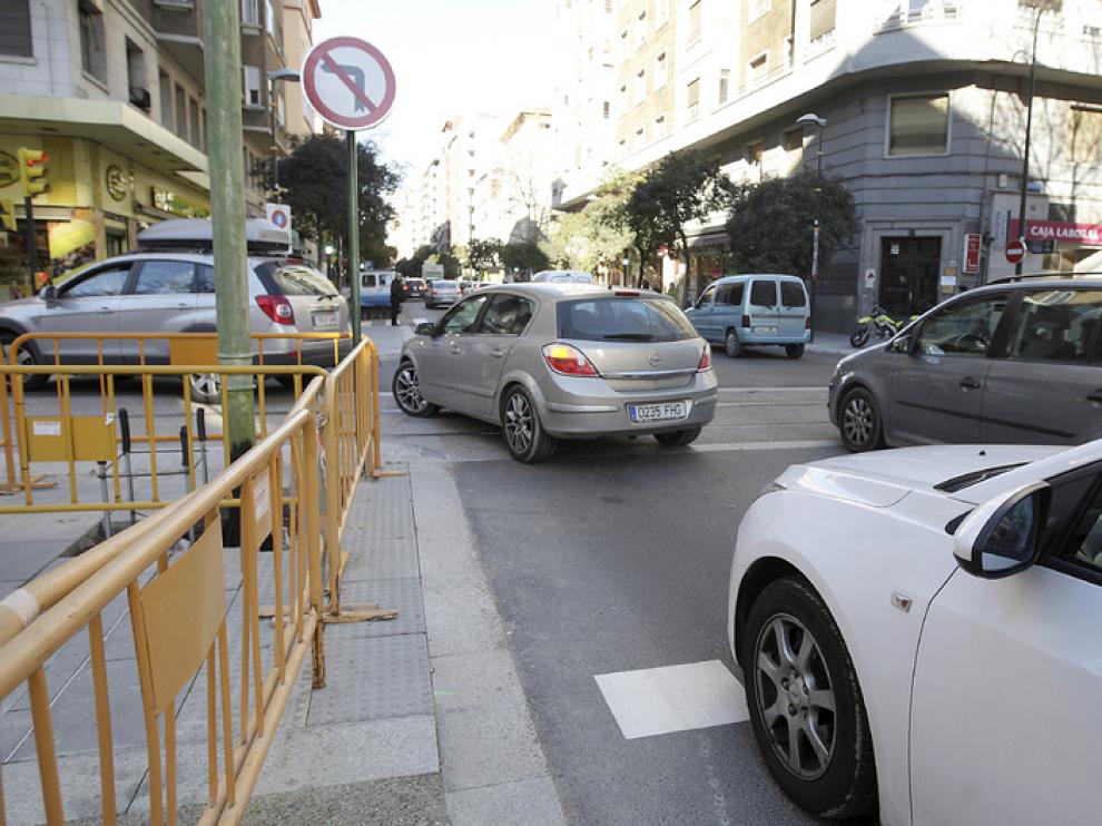 La prohibición de girar a la izquierda está siendo dificil de aplicar
