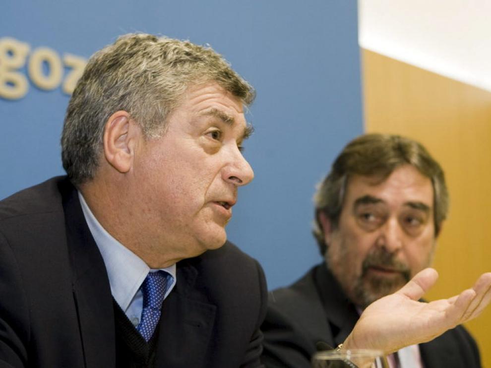 El alcalde de Zaragoza junto a Ángel María Villar, presidente de la RFEF