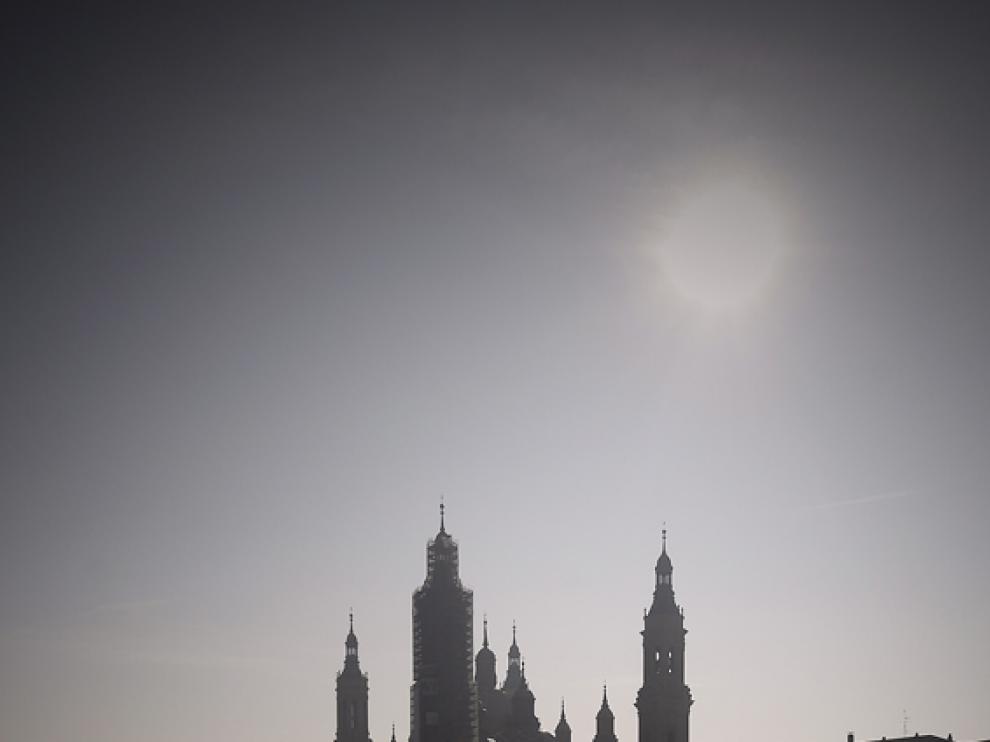 Andamios en las torres del Pilar