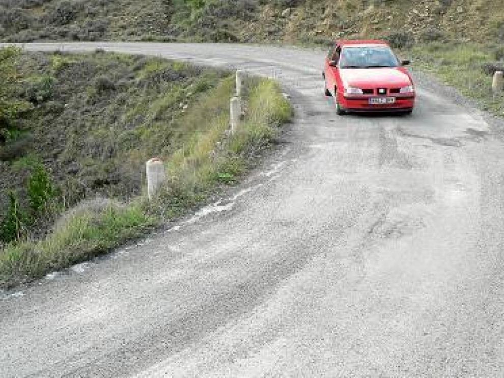 Longás vuelve a reclamar la adecuación de la carretera de acceso al pueblo