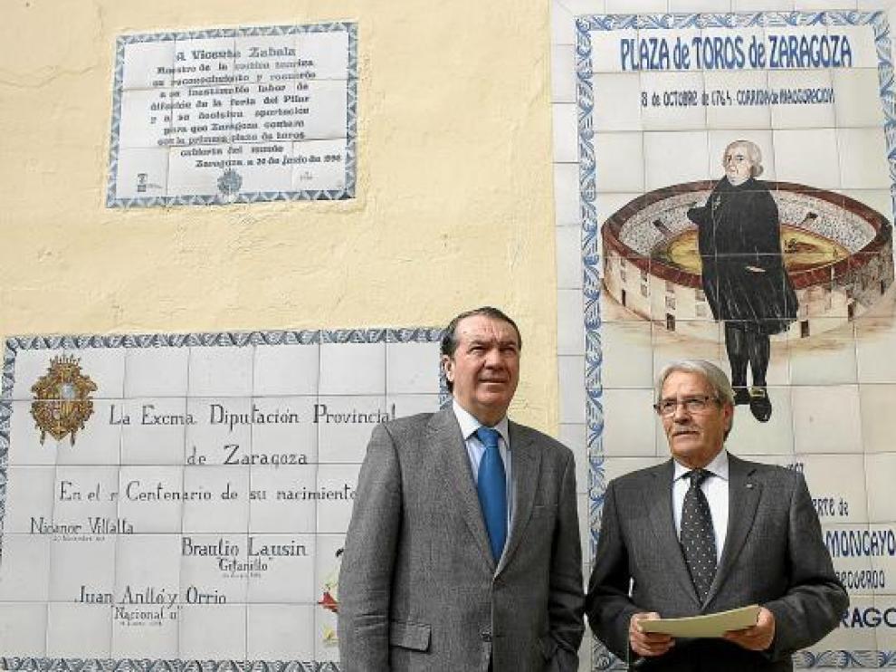 Ignacio Zorita, representante de Taurodelta, junto al delegado de Asuntos Taurinos, Jesús Pérez.
