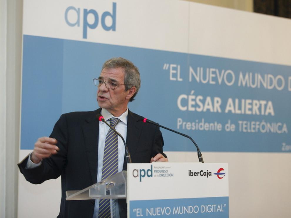 El presidente de Telefónica durante una conferencia