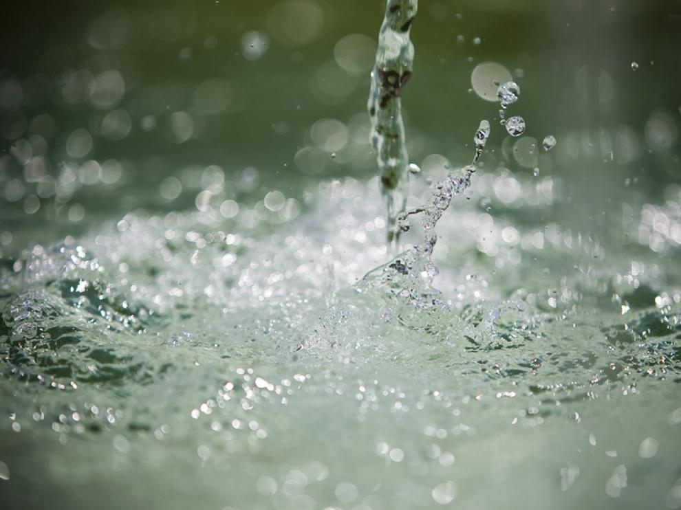 El agua es un recurso básico, que cumple importantes funciones ecológicas