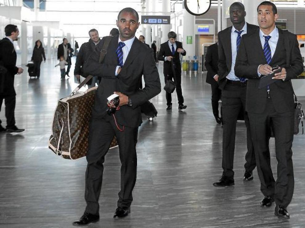 Sinama-Pongolle, Da Silva y N'Daw antes de embarcar hacia Alicante.