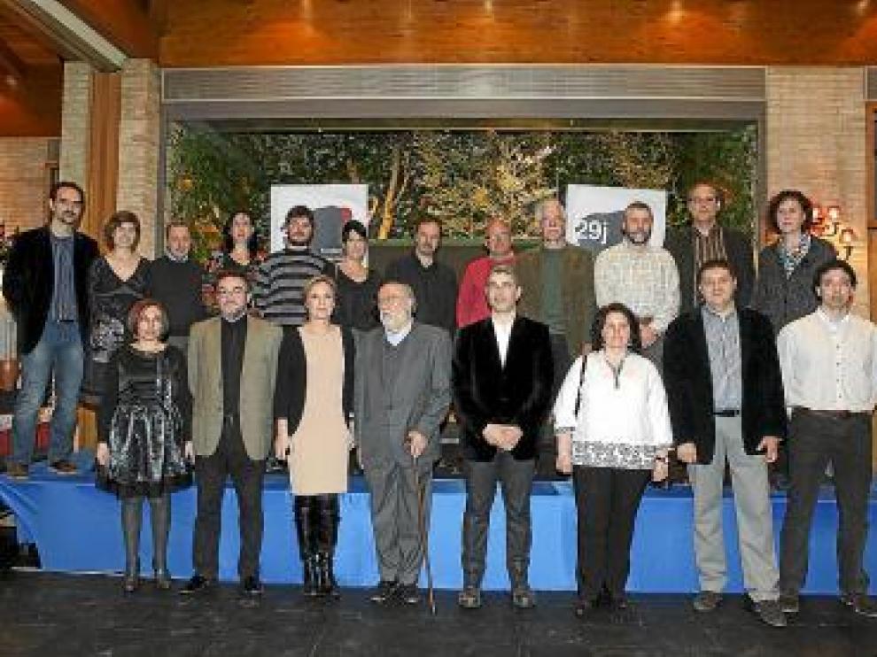 Los galardonados por la Fundación Aragonesista, en Villanueva.