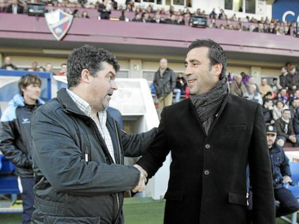 Agné se saluda con Onésimo antes de que comenzase el encuentro del sábado pasado.