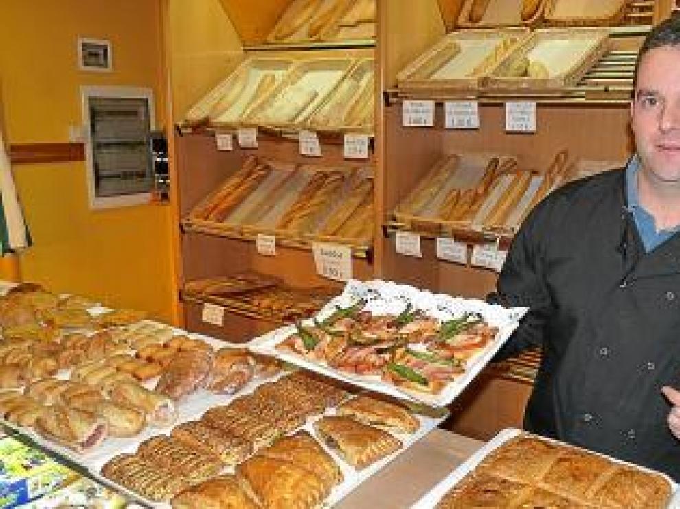 El Horno Jaqués ha preparado hojaldritos de lomo, bacón y pimiento.