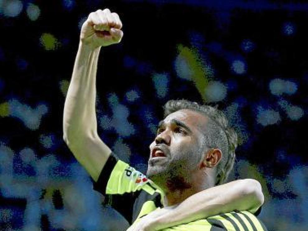 Alegría de Sinama y Jorge López tras el 1-2 de Málaga en el minuto 88.