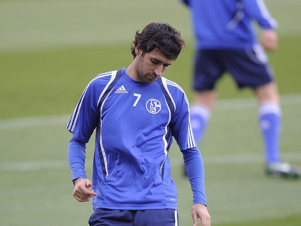 Raúl González Blanco durante un entrenamiento con el Schalke 04