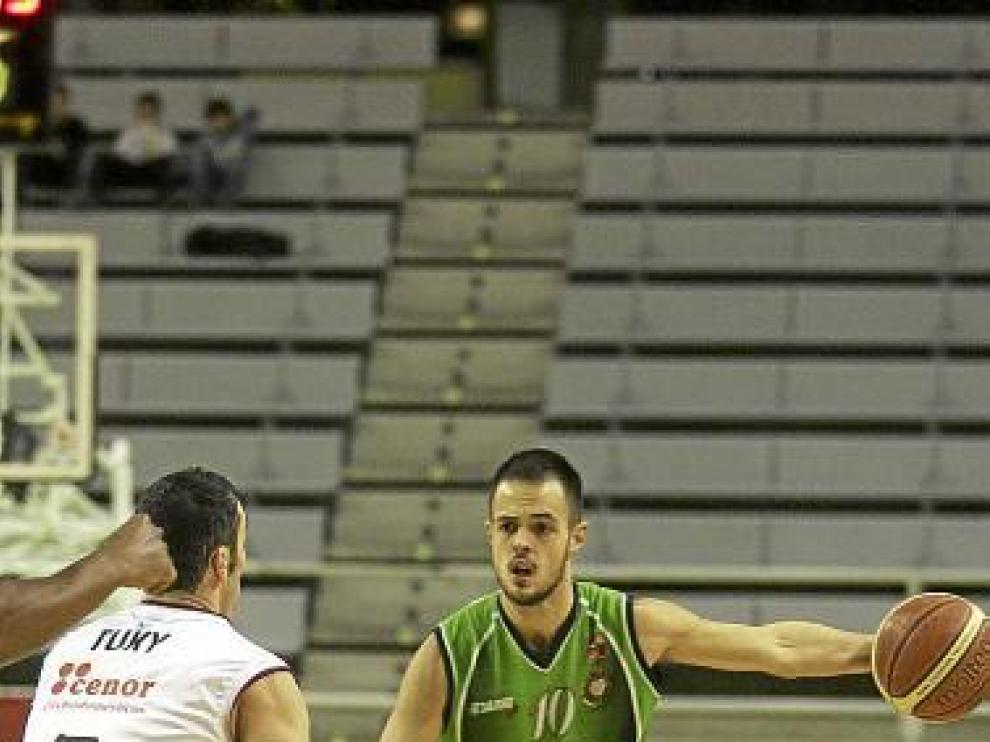 Asier Zengotitabengoa, durante el duelo con el Obradoiro.