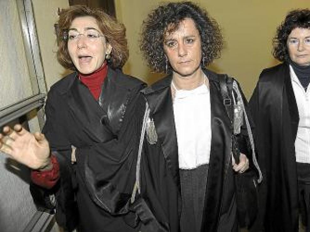 D'Elia (i), Turri (c) y De Cristofaro, ayer en Milán.