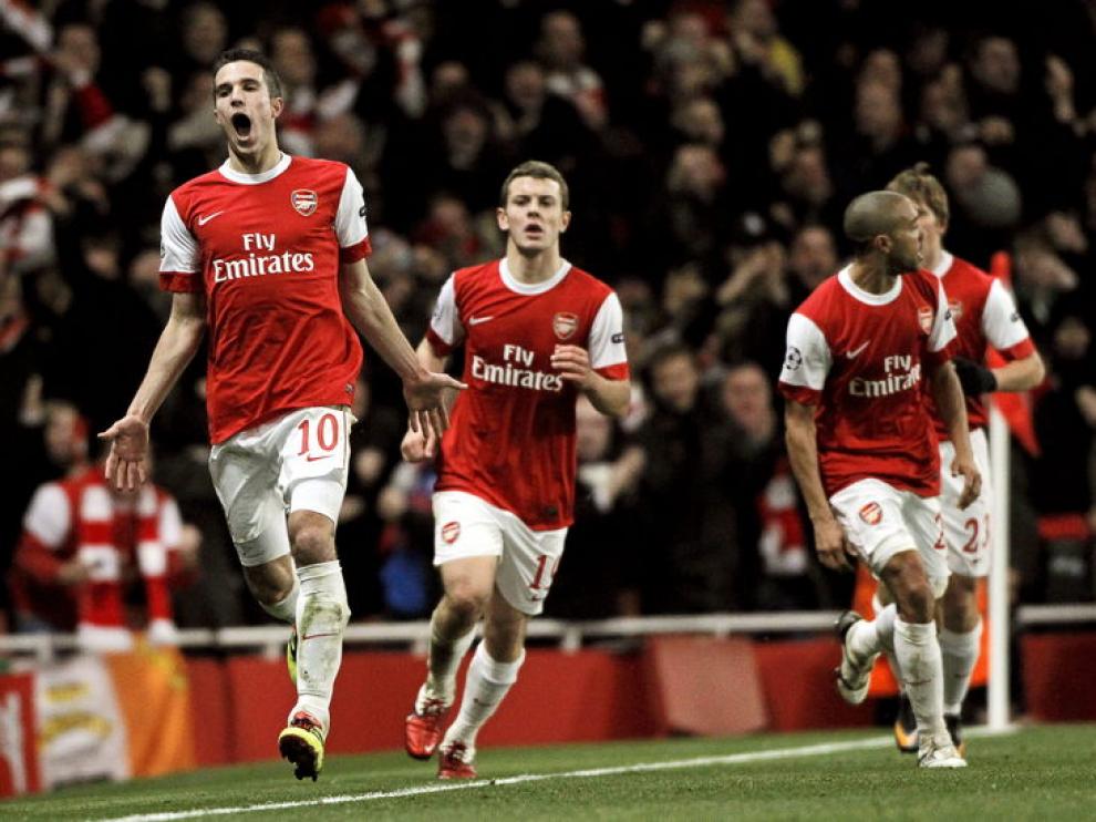 Los jugadores del Arsenal celebran uno de los goles de su equipo