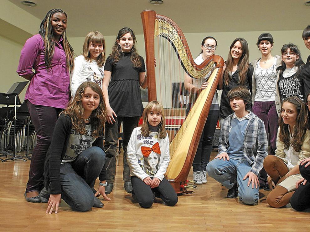 Los trece alumnos del Conservatorio de Zaragoza que participarán en Arpa Plus