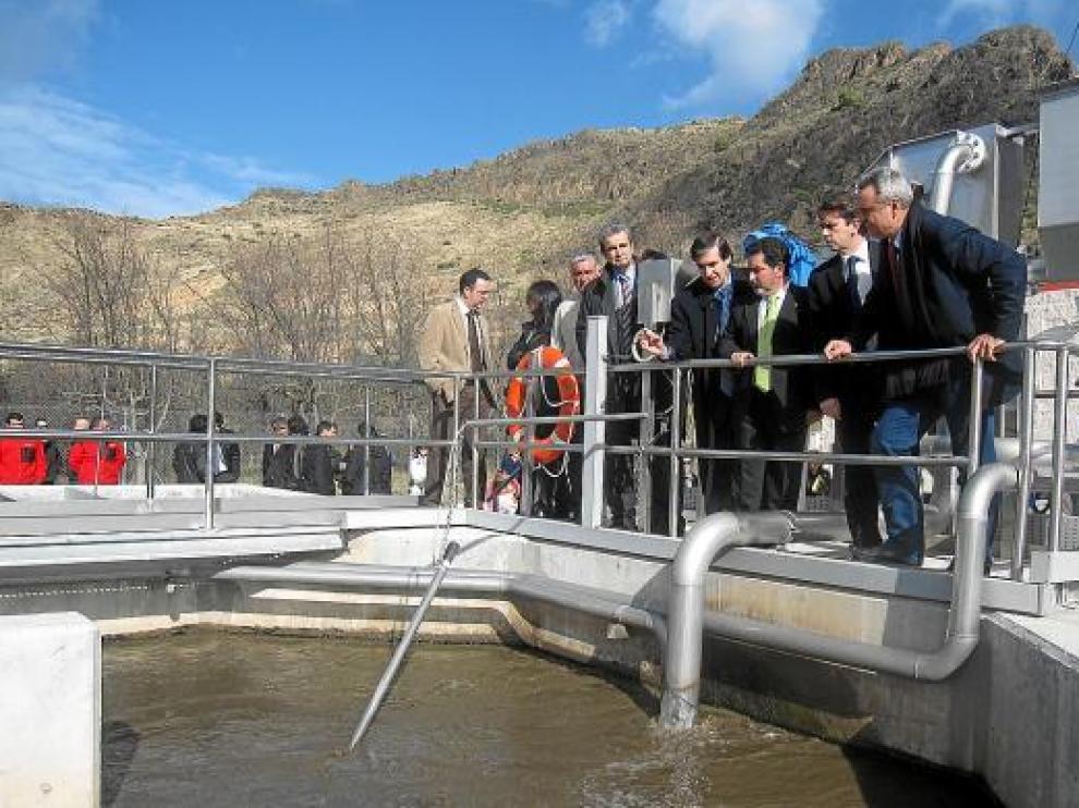Inauguración de la depuradora de Saviñán, una de las 92 plantas que ya están en servicio.